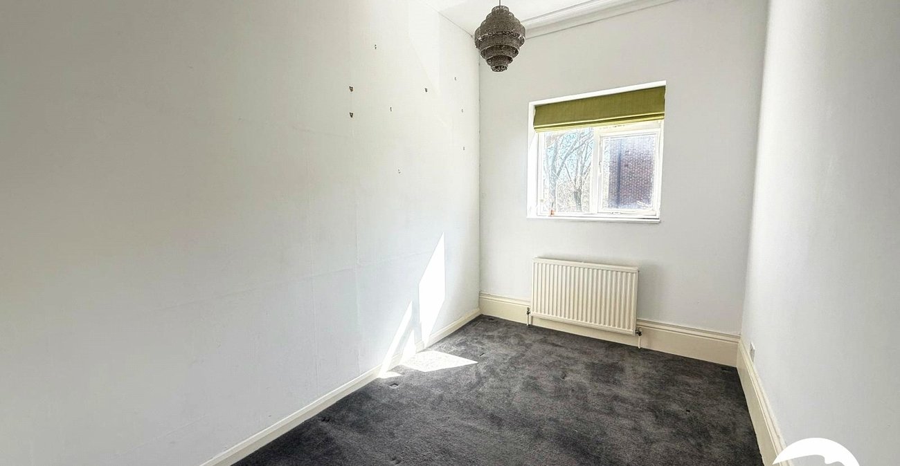 2 bedroom property for sale in London | Robinson Jackson