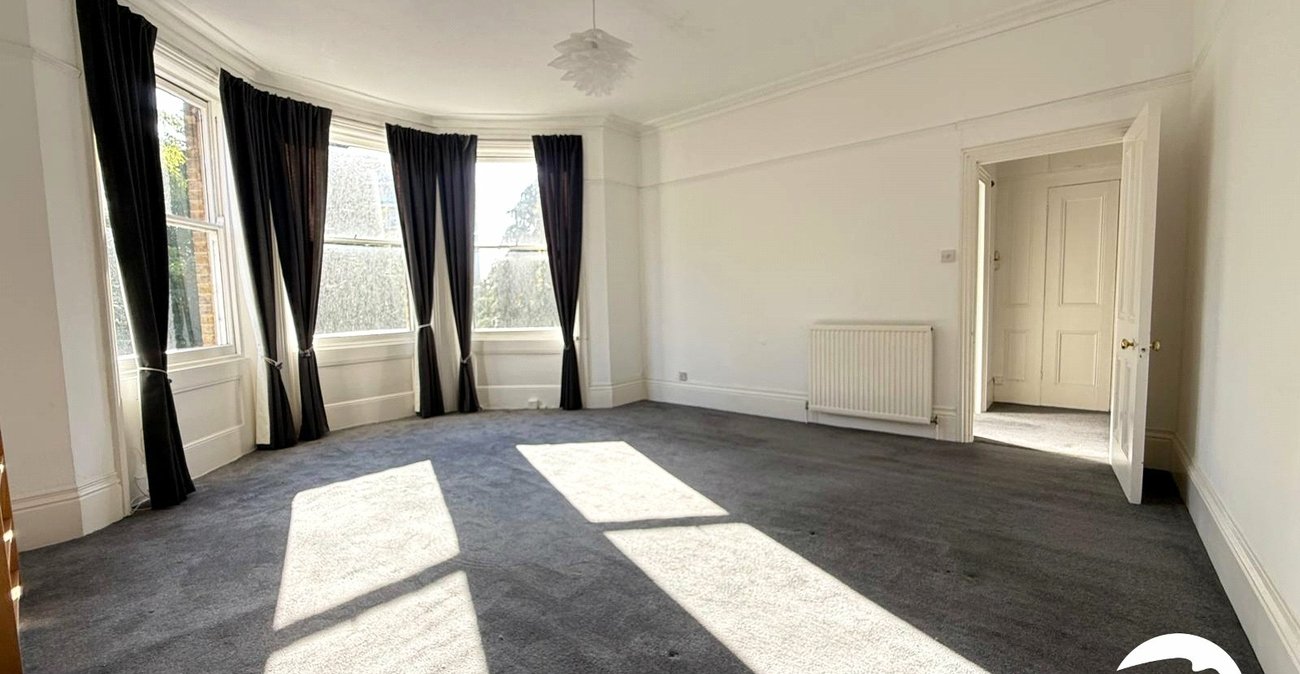 2 bedroom property for sale in London | Robinson Jackson