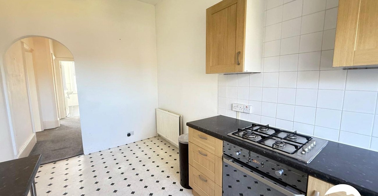 2 bedroom property for sale in London | Robinson Jackson