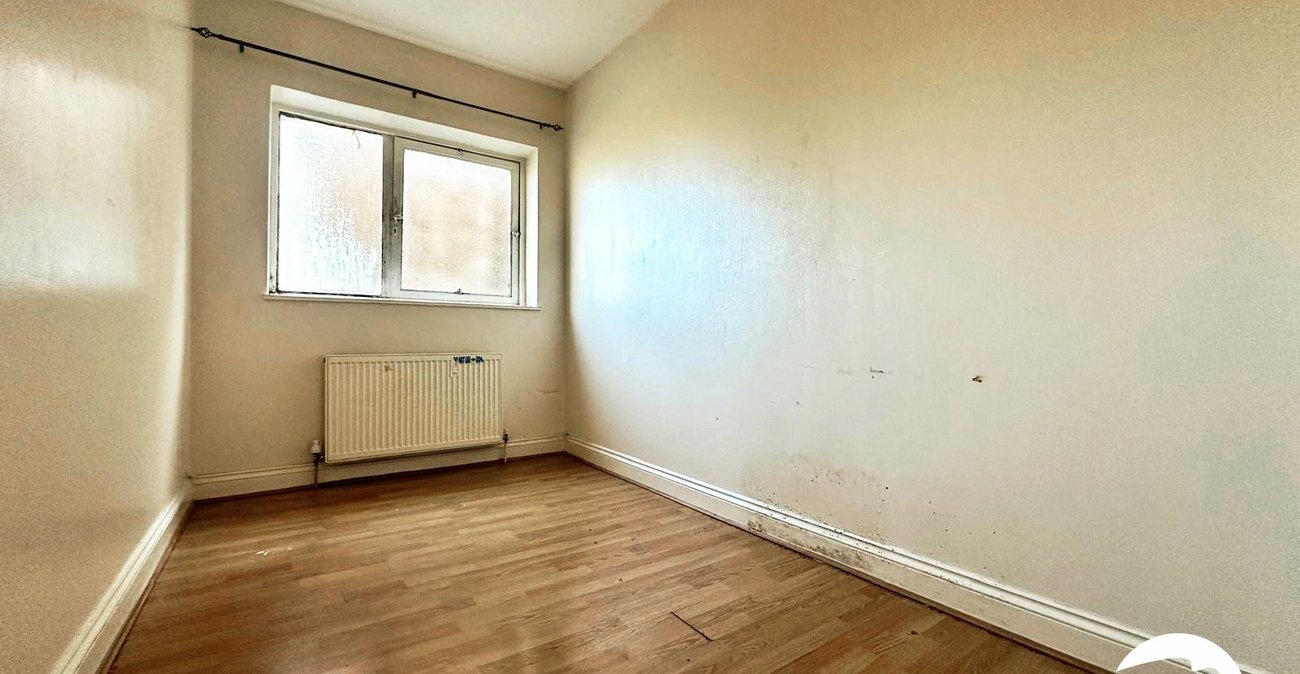2 bedroom property for sale in London | Robinson Jackson