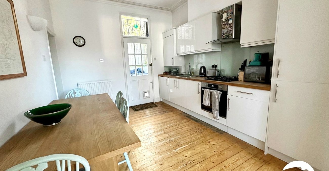 2 bedroom property for sale in Lewisham | Robinson Jackson