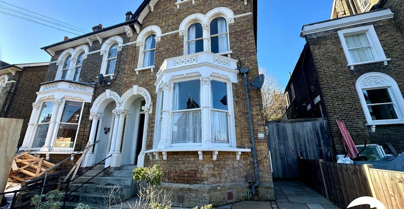 2 bedroom property for sale in Lewisham | Robinson Jackson