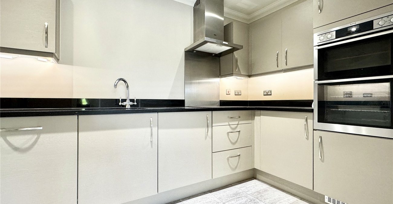 1 bedroom property for sale in Rowhill Road | Robinson Jackson