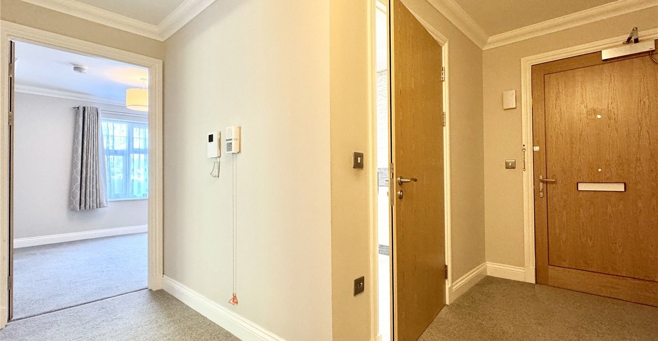 1 bedroom property for sale in Rowhill Road | Robinson Jackson