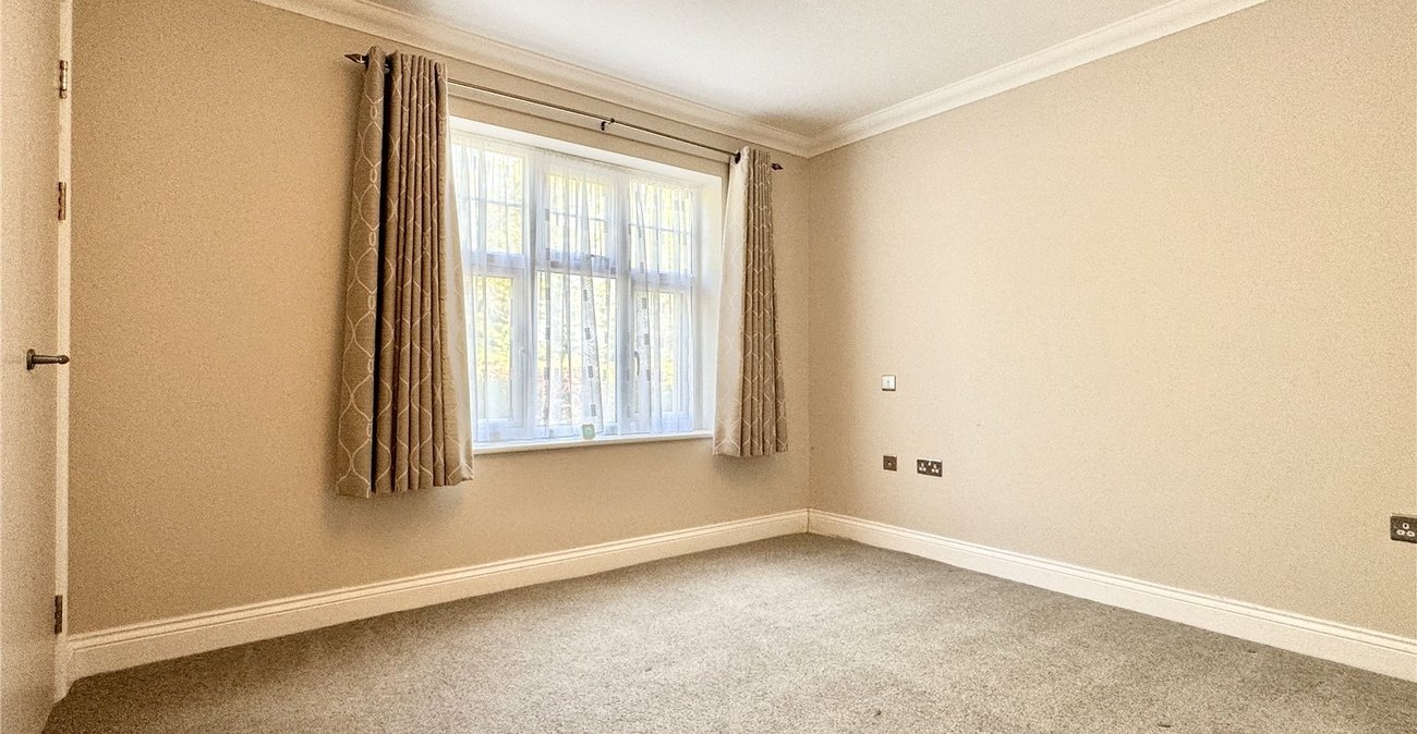 1 bedroom property for sale in Rowhill Road | Robinson Jackson