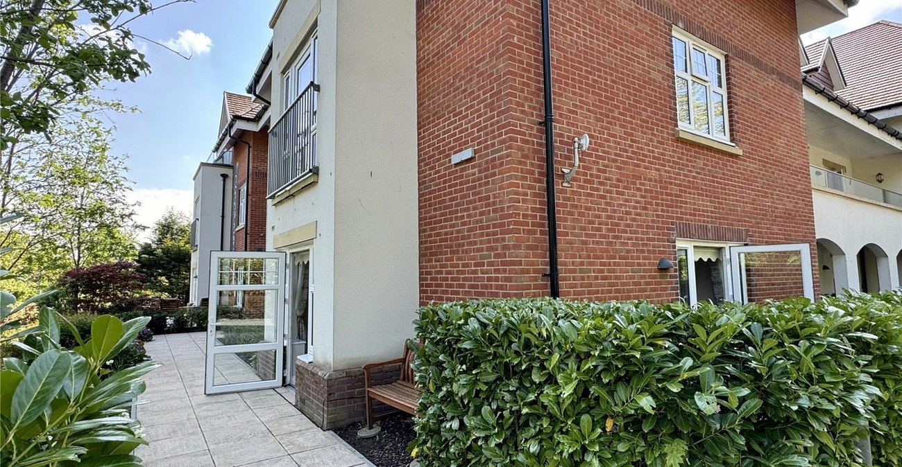 1 bedroom property for sale in Rowhill Road | Robinson Jackson