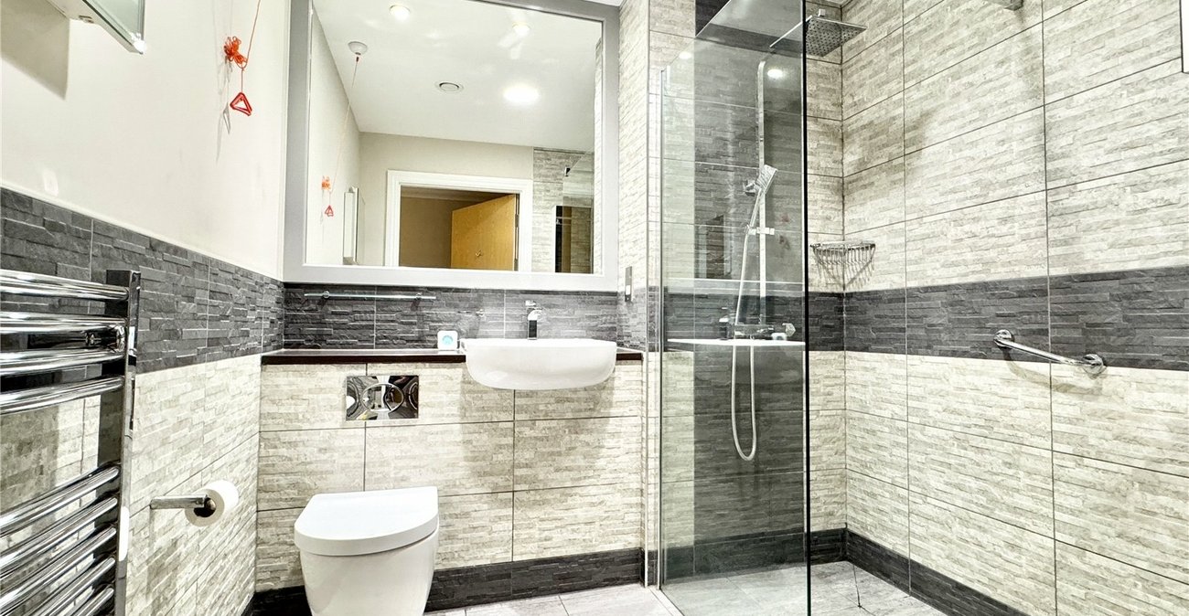 1 bedroom property for sale in Rowhill Road | Robinson Jackson