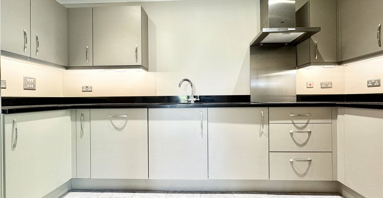 1 bedroom property for sale in Rowhill Road | Robinson Jackson