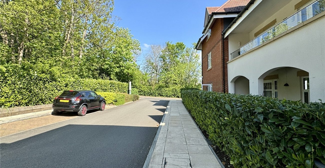 1 bedroom property for sale in Rowhill Road | Robinson Jackson