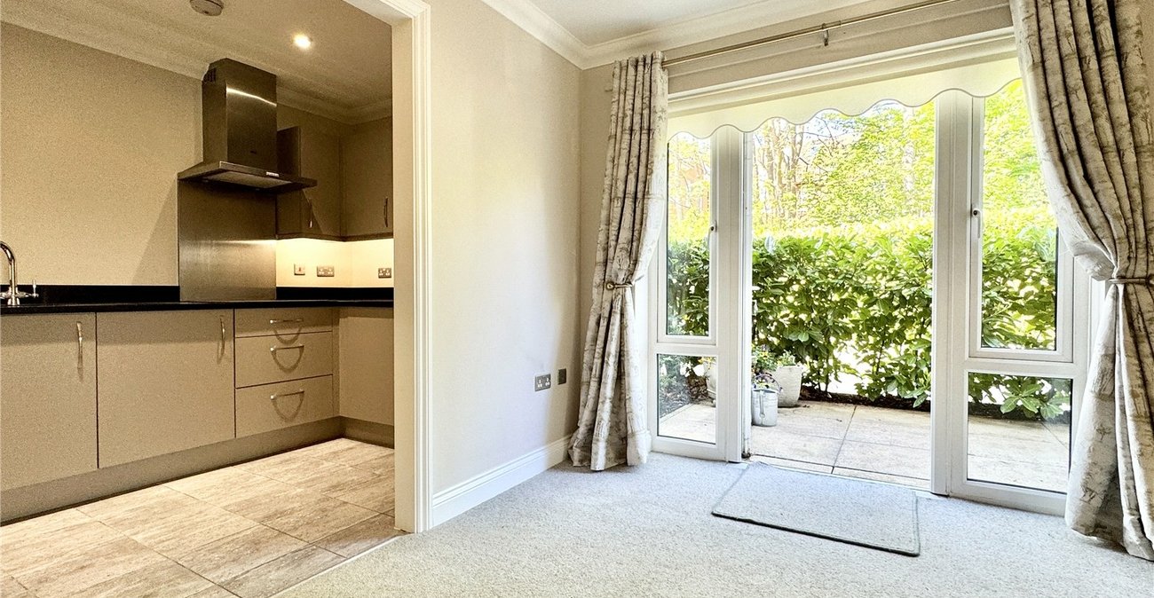 1 bedroom property for sale in Rowhill Road | Robinson Jackson