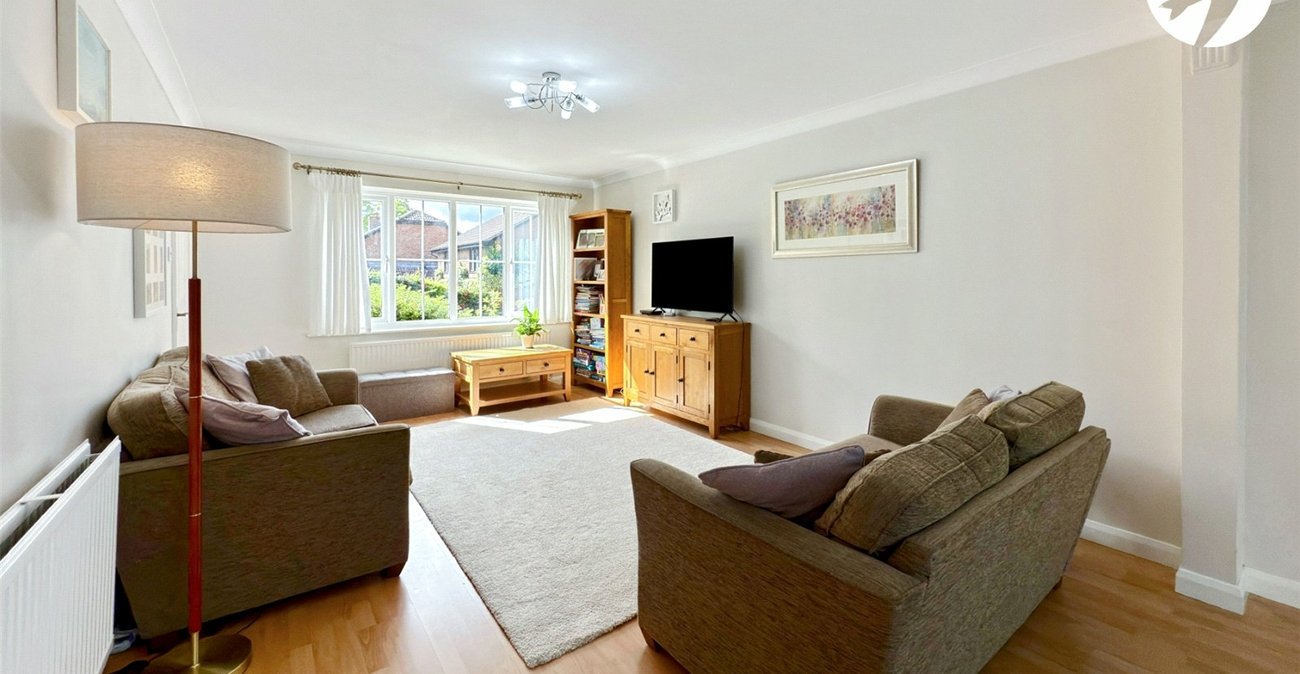 4 bedroom house for sale in Hextable | Robinson Jackson