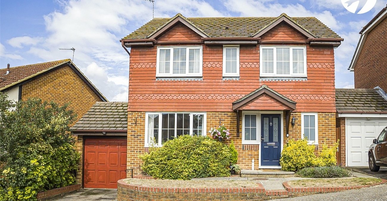 4 bedroom house for sale in Hextable | Robinson Jackson