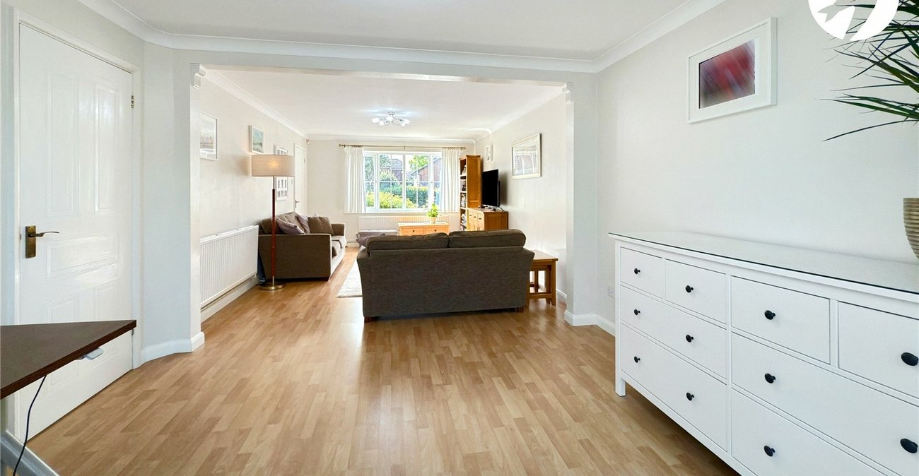 4 bedroom house for sale in Hextable | Robinson Jackson