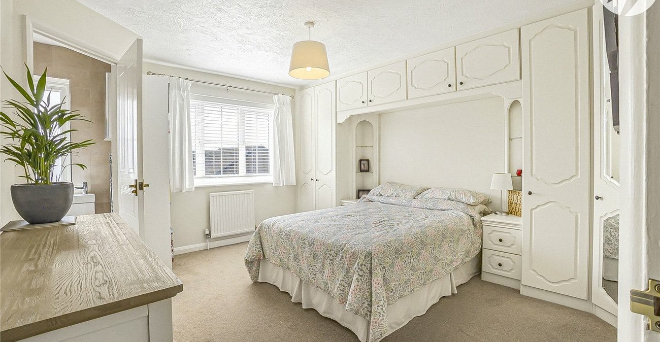 4 bedroom house for sale in Hextable | Robinson Jackson