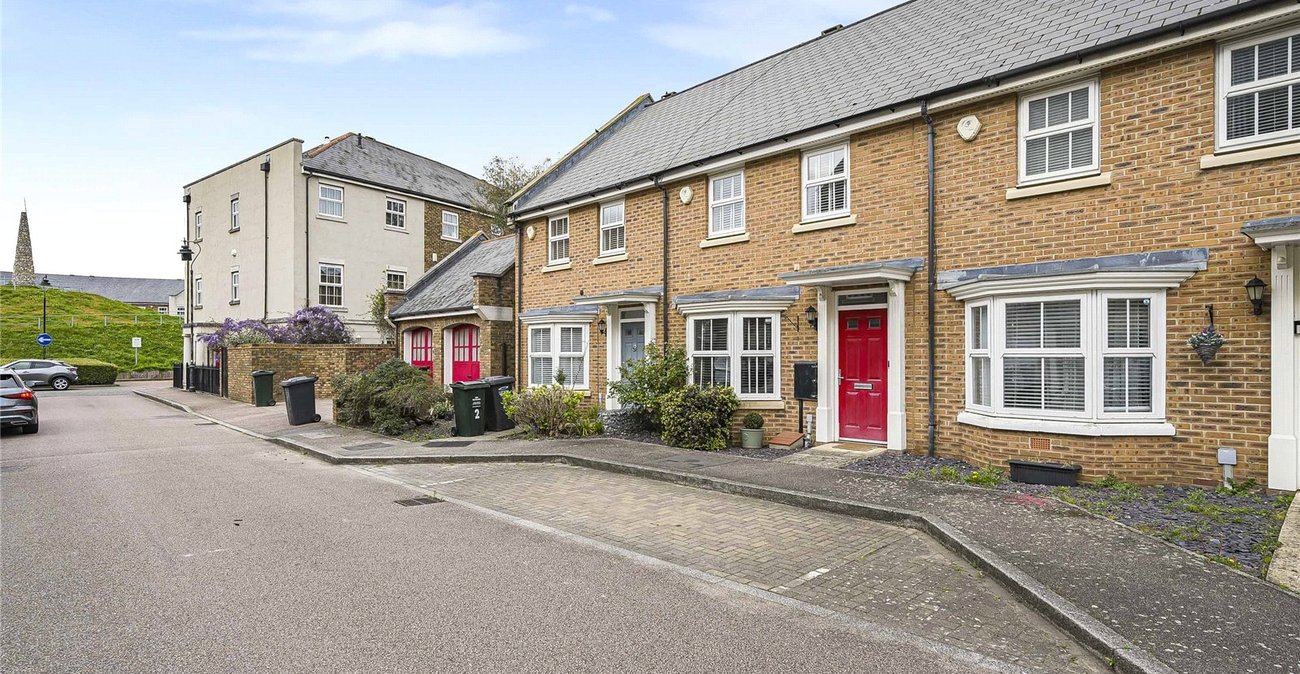 3 bedroom house for sale in Greenhithe | Robinson Jackson