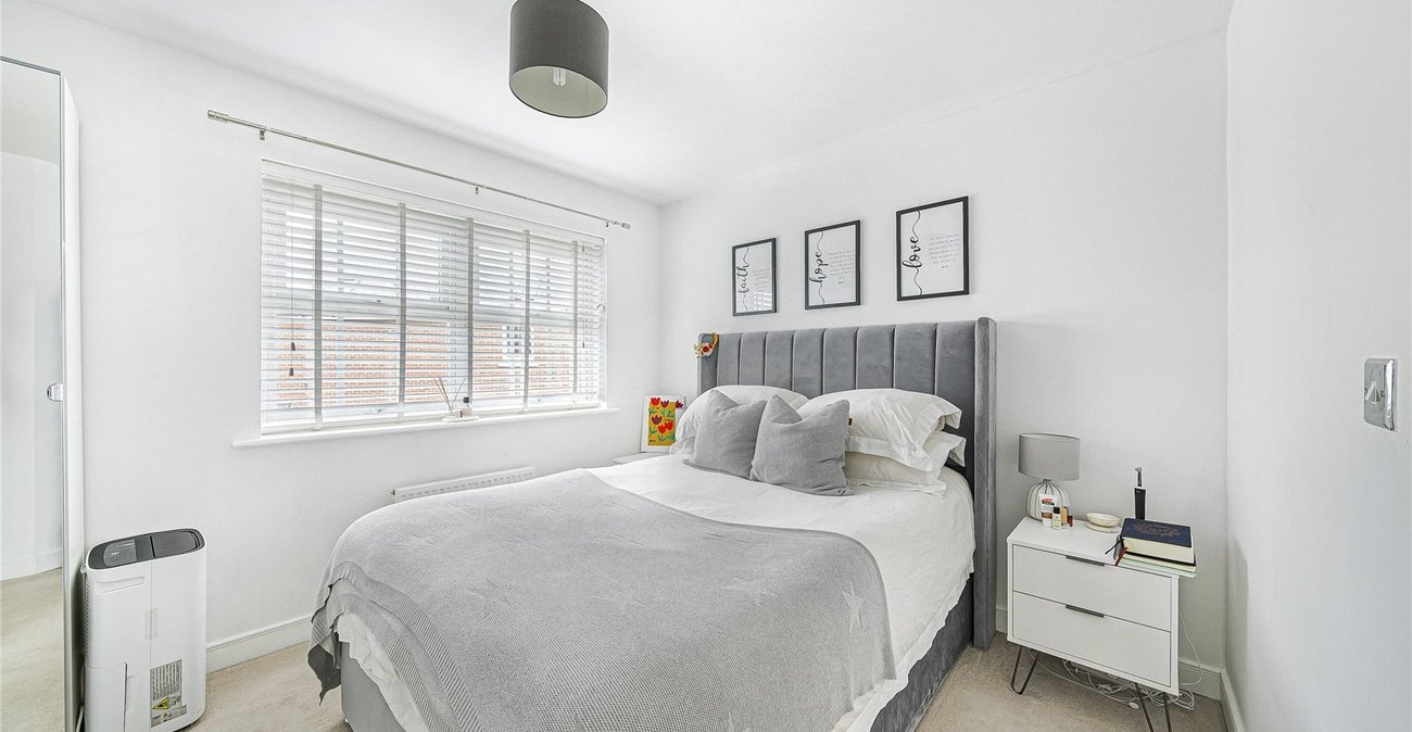 3 bedroom house for sale in Greenhithe | Robinson Jackson