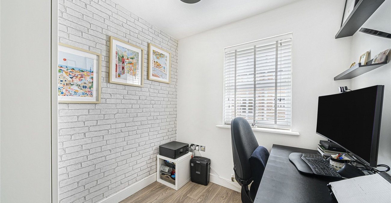 3 bedroom house for sale in Greenhithe | Robinson Jackson