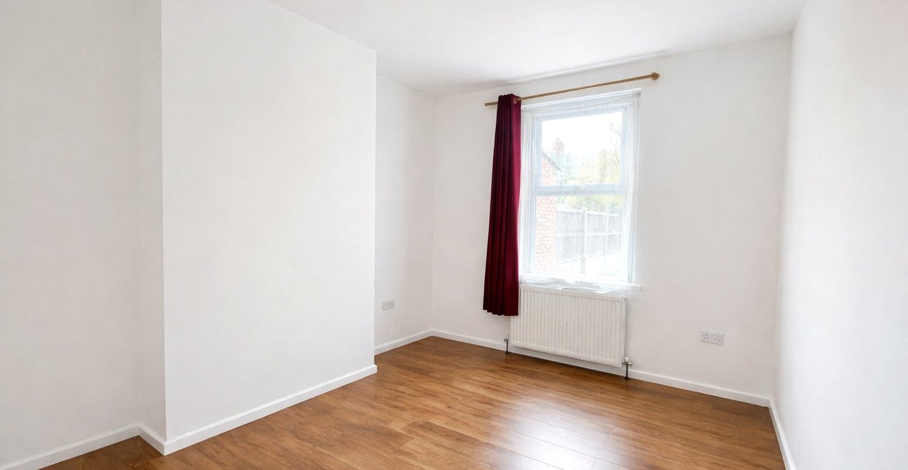 3 bedroom house for sale in London | Robinson Jackson