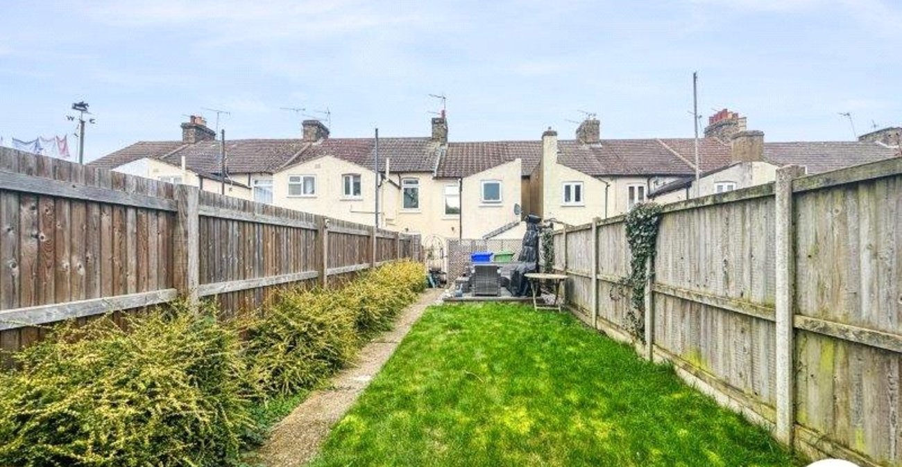 2 bedroom house for sale in Sittingbourne | Robinson Michael & Jackson