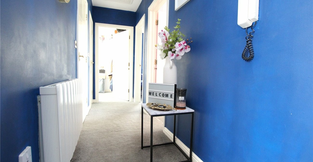 2 bedroom property for sale in London | Robinson Jackson