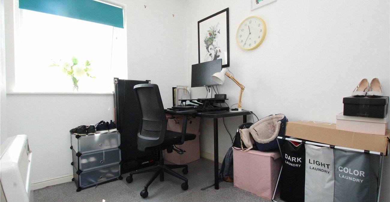 2 bedroom property for sale in London | Robinson Jackson