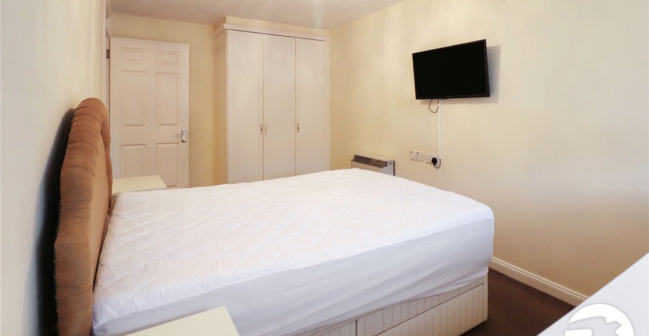 2 bedroom property for sale in Belvedere | Robinson Jackson