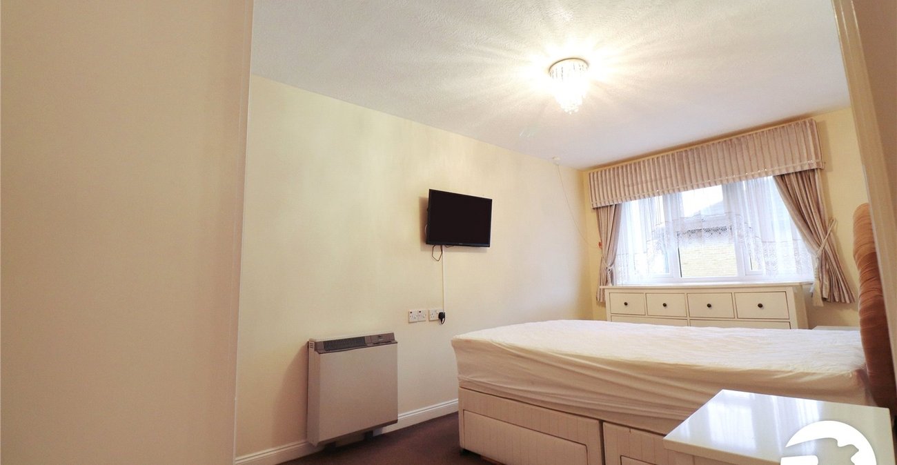 2 bedroom property for sale in Belvedere | Robinson Jackson