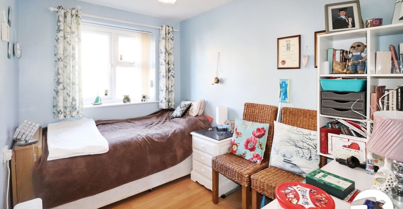 2 bedroom property for sale in Belvedere | Robinson Jackson