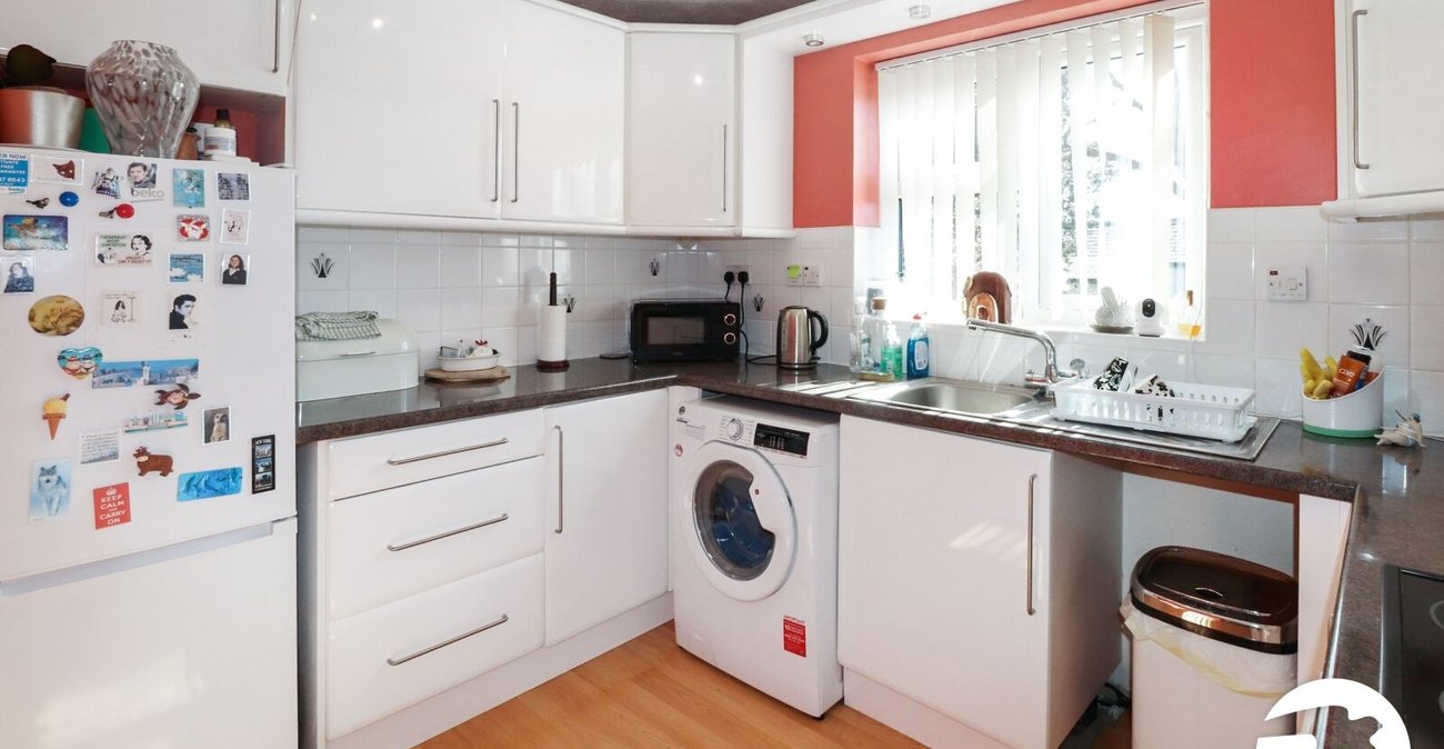 2 bedroom property for sale in Belvedere | Robinson Jackson