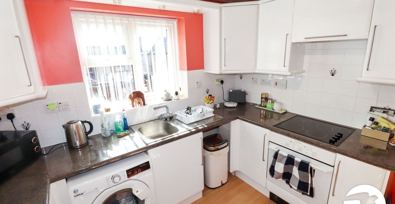 2 bedroom property for sale in Belvedere | Robinson Jackson