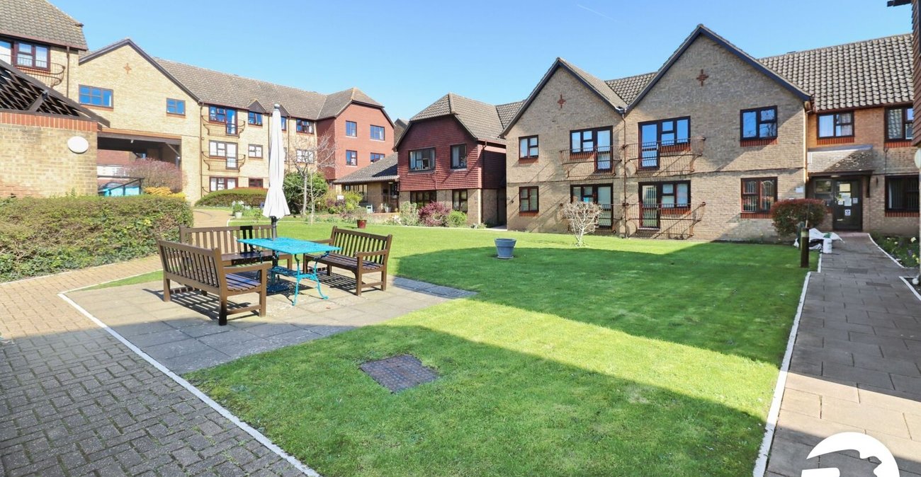 2 bedroom property for sale in Belvedere | Robinson Jackson