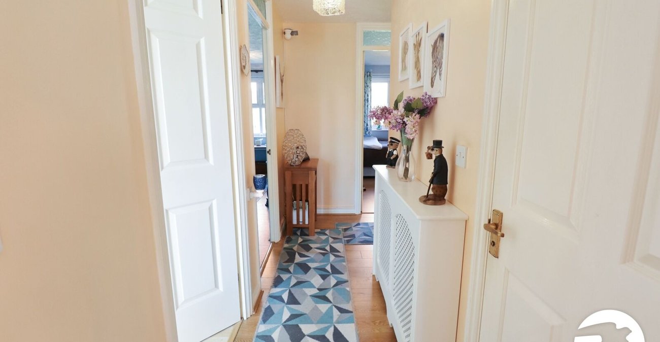 2 bedroom property for sale in Belvedere | Robinson Jackson