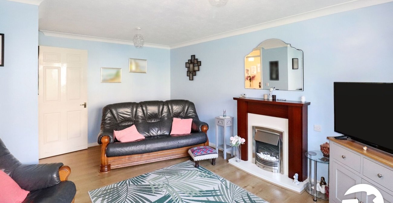 2 bedroom property for sale in Belvedere | Robinson Jackson