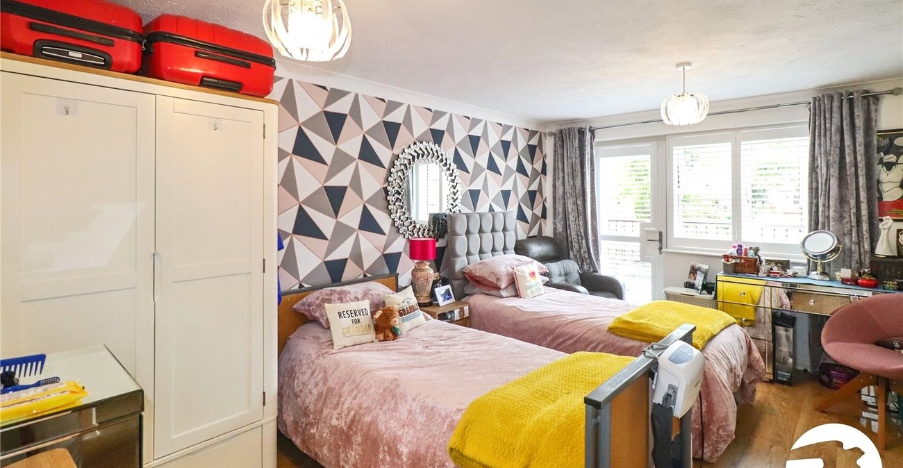 2 bedroom property for sale in Belvedere | Robinson Jackson