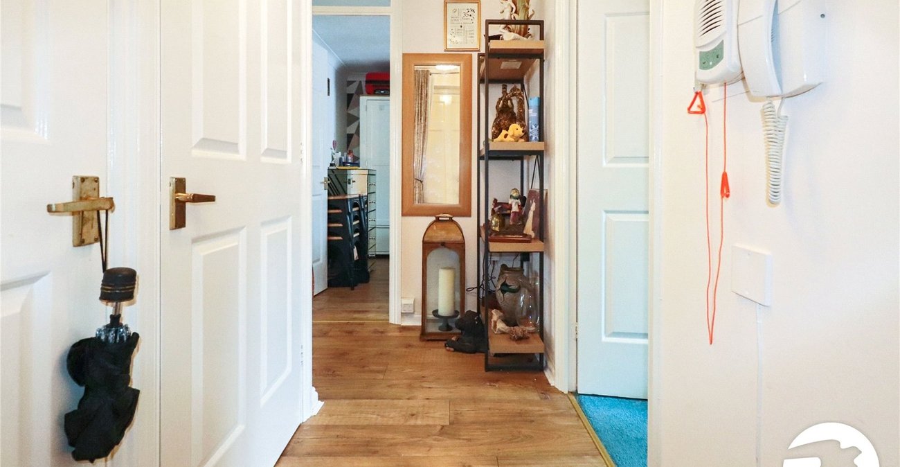 2 bedroom property for sale in Belvedere | Robinson Jackson