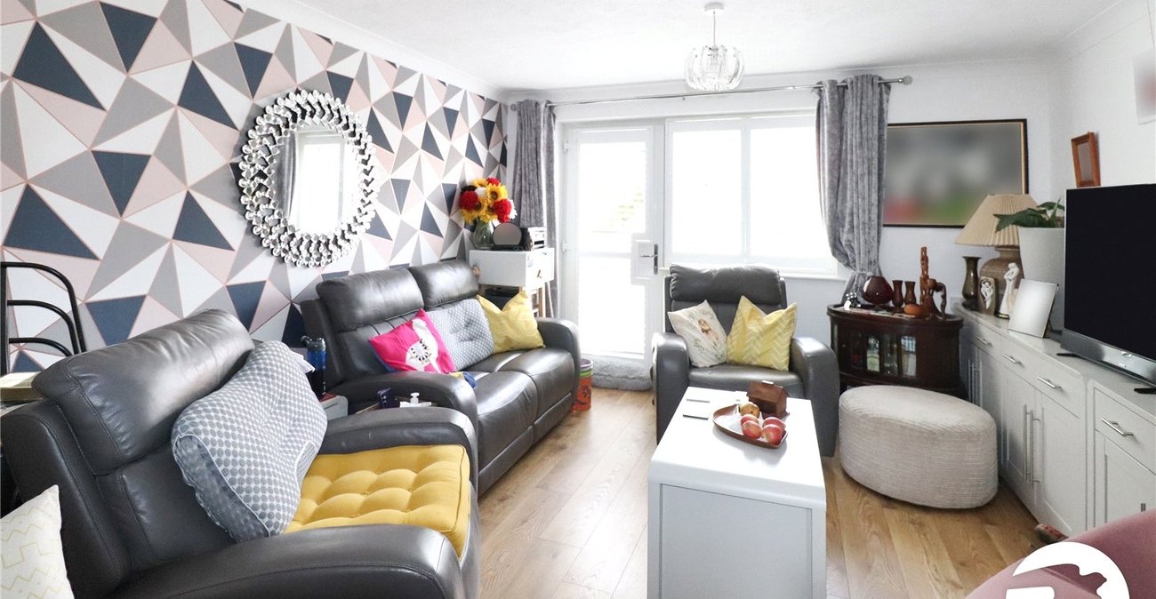 2 bedroom property for sale in Belvedere | Robinson Jackson