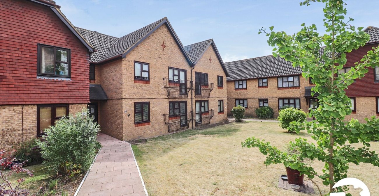 2 bedroom property for sale in Belvedere | Robinson Jackson