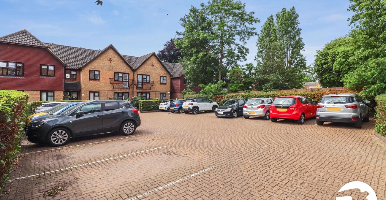 2 bedroom property for sale in Belvedere | Robinson Jackson