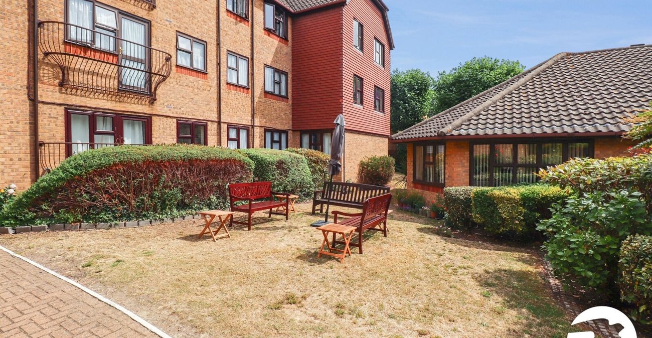 2 bedroom property for sale in Belvedere | Robinson Jackson