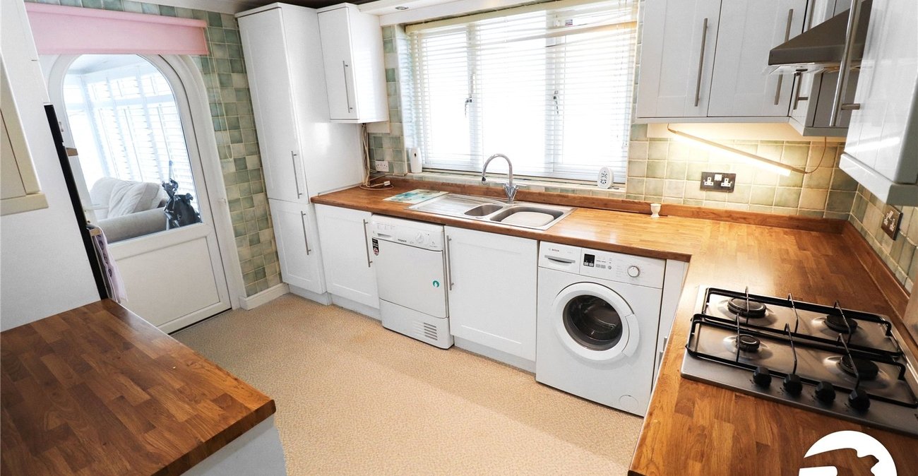 2 bedroom bungalow for sale in Belvedere | Robinson Jackson