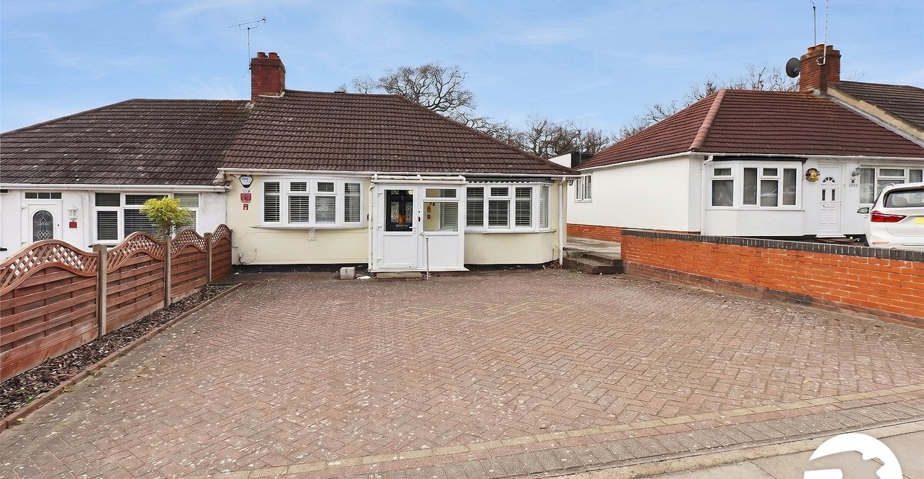 2 bedroom bungalow for sale in Belvedere | Robinson Jackson