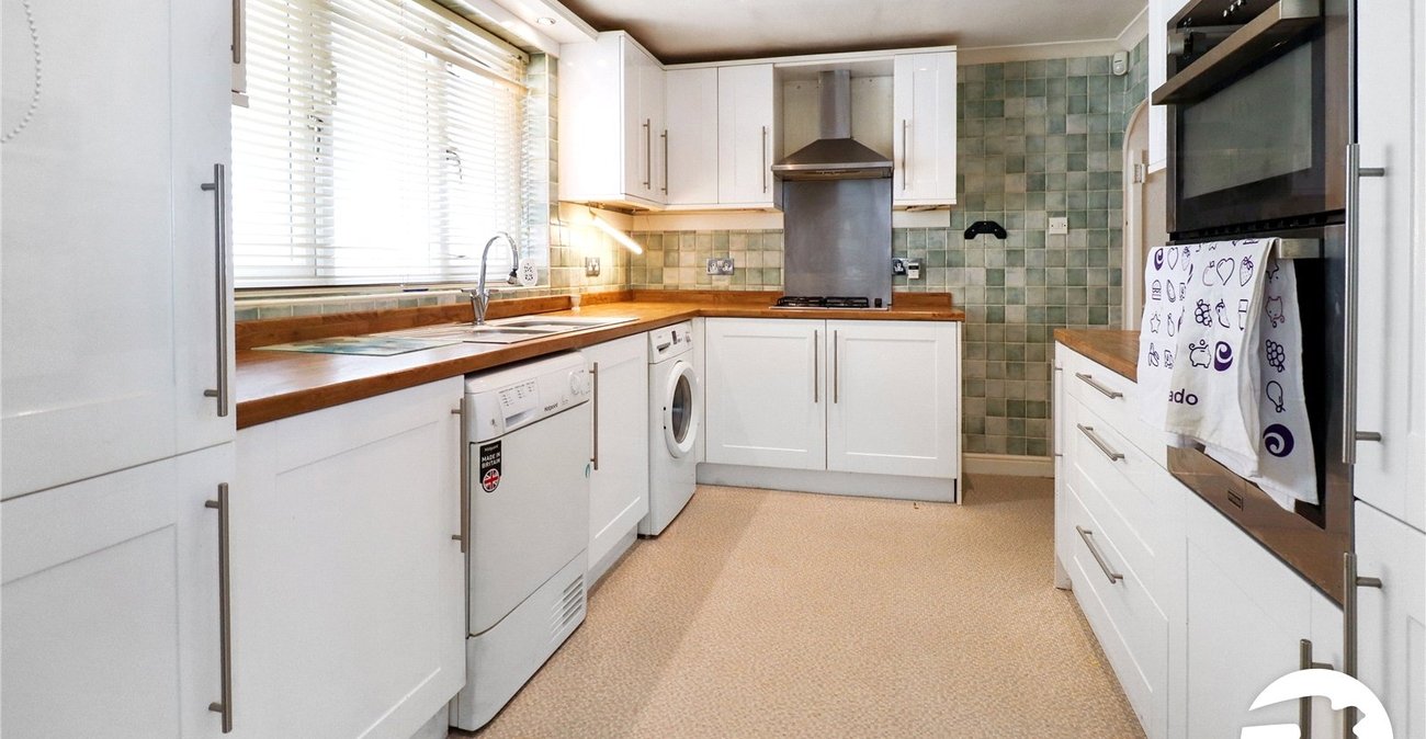 2 bedroom bungalow for sale in Belvedere | Robinson Jackson