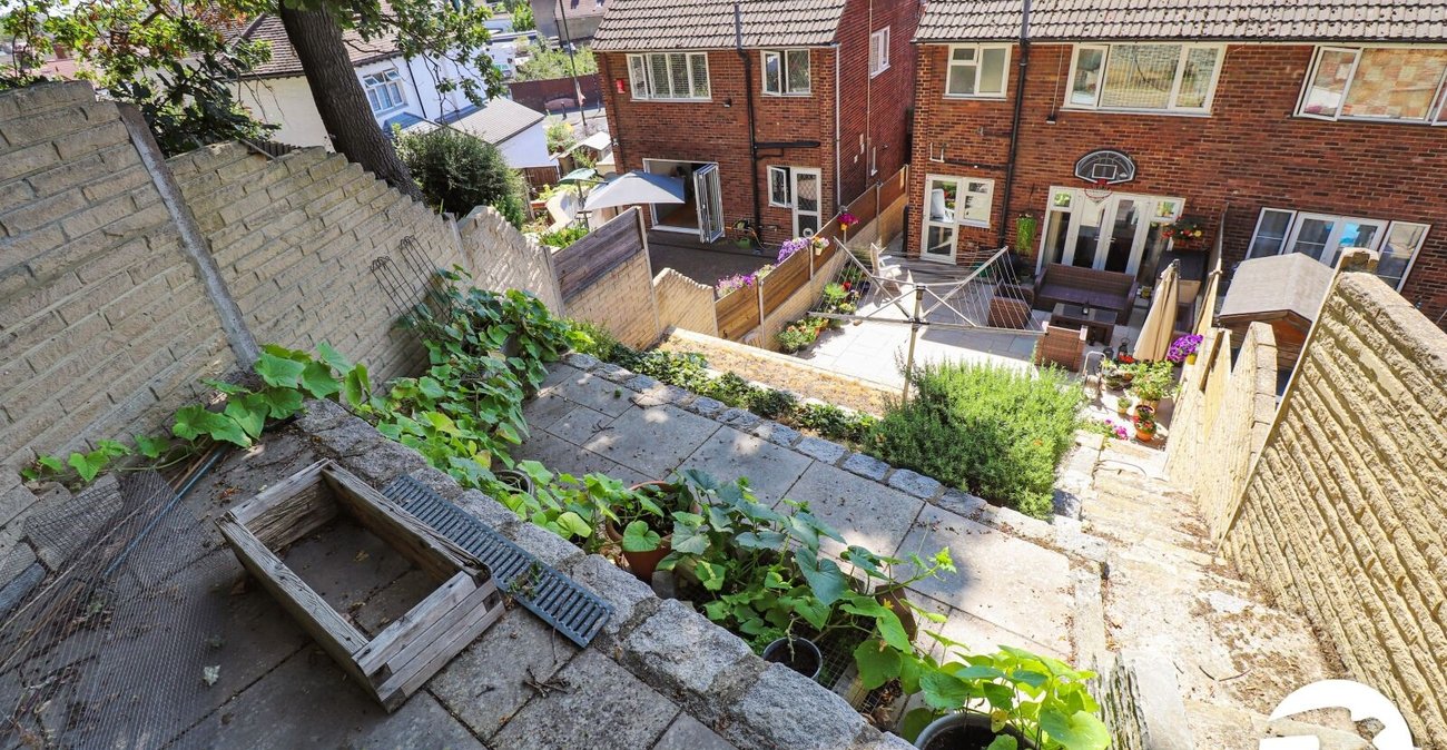 3 bedroom house for sale in Erith | Robinson Jackson