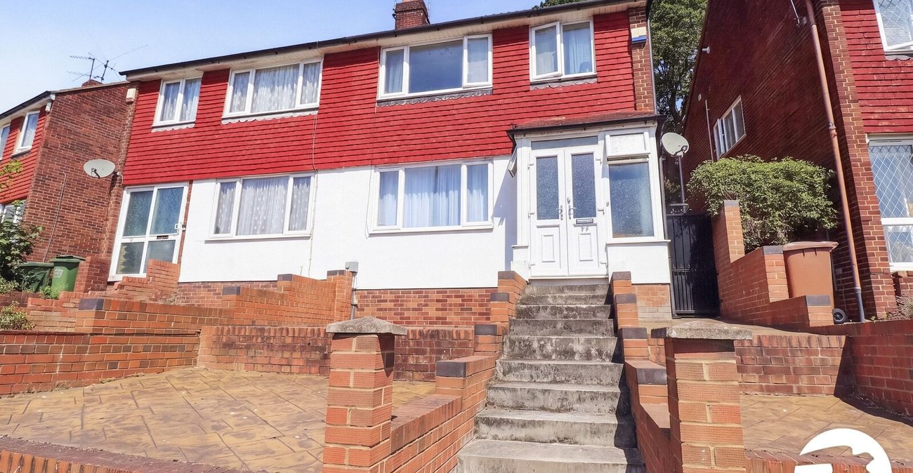 3 bedroom house for sale in Erith | Robinson Jackson