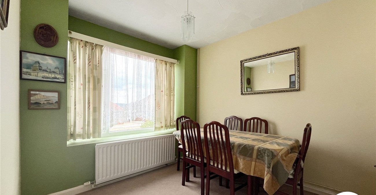 3 bedroom bungalow for sale in Maidstone | Robinson Michael & Jackson