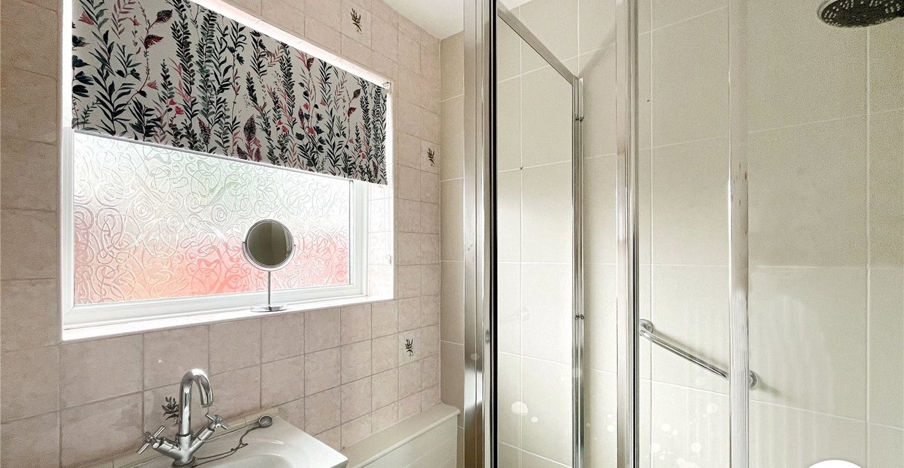 3 bedroom bungalow for sale in Maidstone | Robinson Michael & Jackson