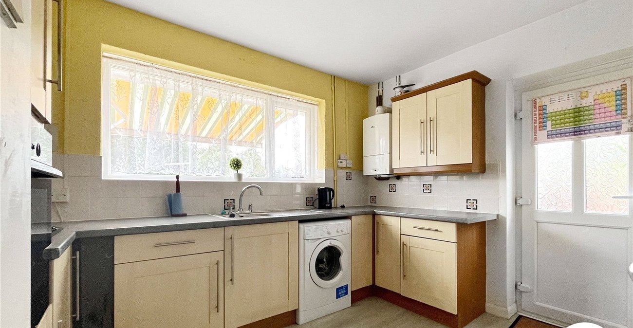 3 bedroom bungalow for sale in Maidstone | Robinson Michael & Jackson