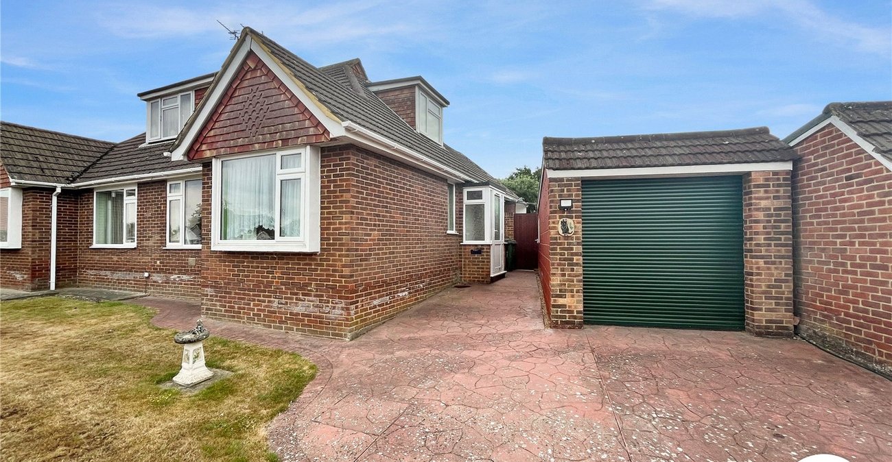 3 bedroom bungalow for sale in Maidstone | Robinson Michael & Jackson