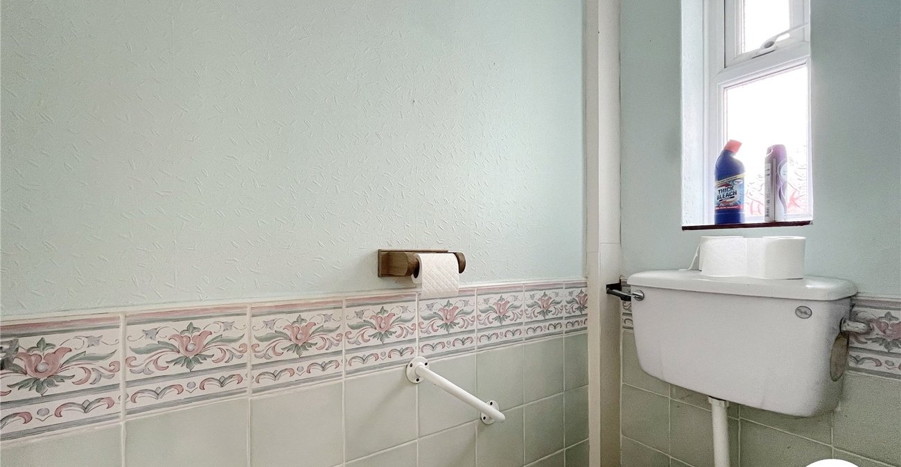 3 bedroom bungalow for sale in Maidstone | Robinson Michael & Jackson