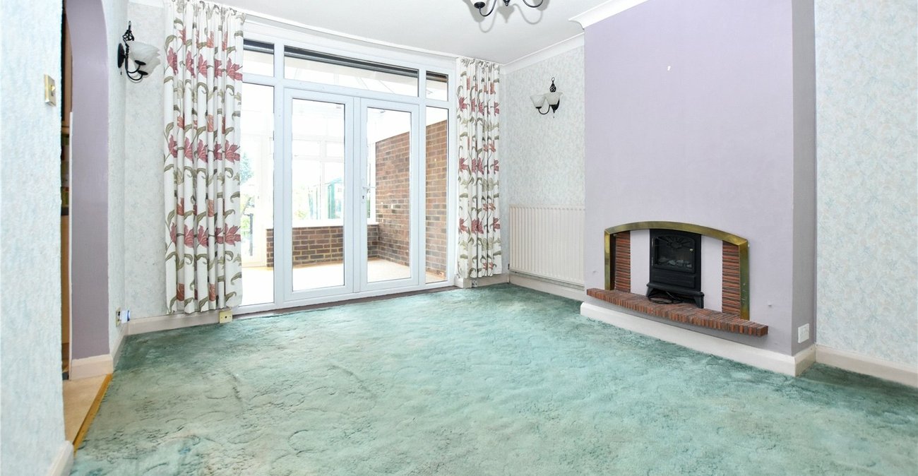 2 bedroom bungalow for sale in Bexleyheath | Robinson Jackson